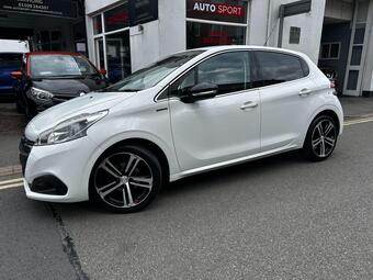 Peugeot 208 Hatchback 1.2 PureTech GT Line Euro 6 (s/s) 5dr