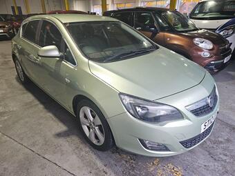 Vauxhall Astra Hatchback 1.6 16v SRi Euro 5 5dr