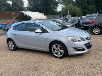 Vauxhall Astra Hatchback 1.6 16v SRi Euro 5 5dr