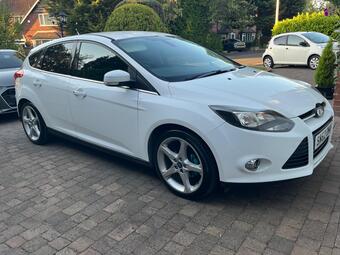 Ford Focus Hatchback 1.0T EcoBoost Titanium Euro 5 (s/s) 5dr