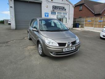 Renault Scenic MPV 1.6 VVT Dynamique 5dr