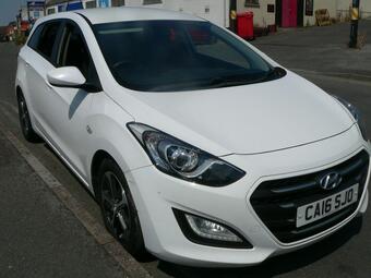 Hyundai i30 Estate 1.6 CRDi Blue Drive S Tourer Euro 6 (s/s) 5dr