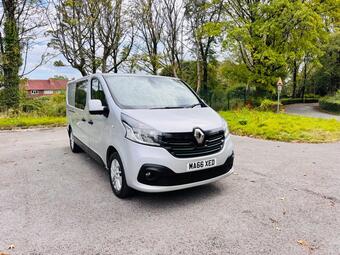 Renault Trafic Combi Van 1.6 dCi 29 Sport Nav Crew Van LWB Euro 6 6dr