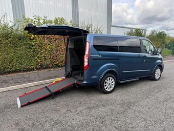 Ford Tourneo Custom Minibus 2.0 320 EcoBlue Titanium Auto L1 Euro 6 (s/s) 5dr