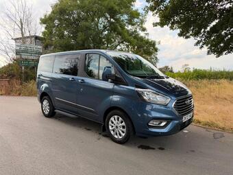 Ford Tourneo Custom Minibus 2.0 320 EcoBlue Zetec Auto L1 Euro 6 (s/s) 5dr