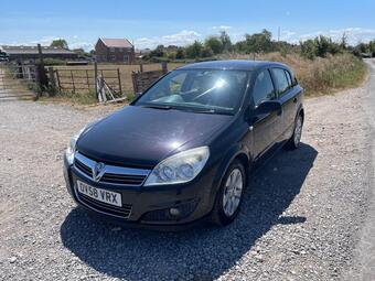 Vauxhall Astra Hatchback 1.6 VVT 16v Breeze 5dr