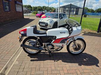 Norton Commando 750 Naked 850