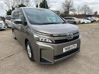 2018 NOAH 1.8 5DR 52 PHOTOS TOYOTA NOAH 1.8 5DR ULEZ 7 SEATS HYBRID... photo