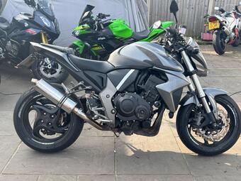 2008 cb1000 998cc 19 photos 1 video  cb1000 998cc nationwide delivery available £2,500 2008 (58) reg naked 44,500 miles september... photo