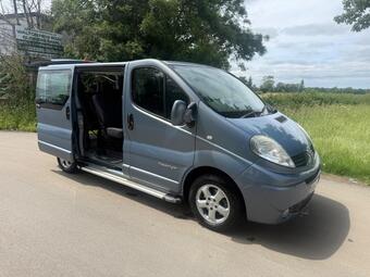Renault Trafic Minibus 2.0 DCI sport auto 9 seat minibus
