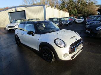 2020 COOPER S CLASSIC EURO 6 S S 3DR 30 PHOTOS MINI HATCH 2.0... photo