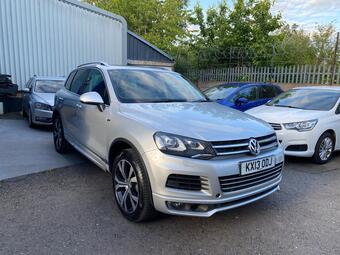 Volkswagen Touareg SUV 3.0 TDI V6 BlueMotion Tech R-Line Tiptronic 4WD Euro 5 (s/s) 5dr
