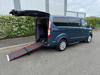 Ford Tourneo Custom Minibus 2.0 320 EcoBlue Titanium L1 Euro 6 (s/s) 5dr