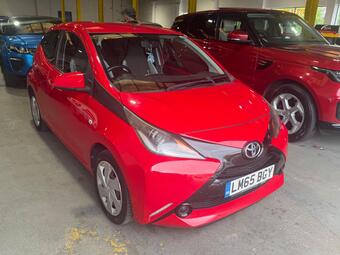Toyota AYGO Hatchback 1.0 VVT-i x-play Euro 5 5dr Euro 5
