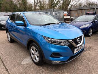2018 Nissan Qashqai 1.2 DIG-T Acenta Euro 6 (s/s) 5dr 64 Photos photo