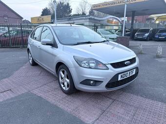 2010 FOCUS 1.6 ZETEC 5DR NEW SERVICE MOT WARRANTY 1,190 2010 10 REG PETROL... photo