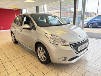 Peugeot 208 Hatchback 1.2 VTi Active Euro 5 5dr