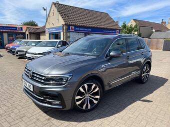 Volkswagen Tiguan SUV 2.0 TDI R-Line DSG Euro 6 (s/s) 5dr