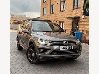 Volkswagen Touareg SUV 3.0 TDI V6 BlueMotion Tech R-Line Tiptronic 4WD Euro 6 (s/s) 5dr