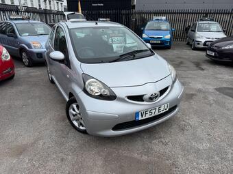Toyota AYGO Hatchback 1.0 VVT-i Platinum Euro 4 3dr