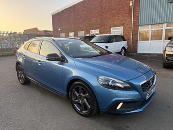 Volvo V40 Cross Country Hatchback 1.6 D2 Lux Nav Euro 5 (s/s) 5dr