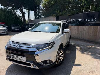Mitsubishi Outlander SUV 2.0 MIVEC Exceed CVT 4WD Euro 6 (s/s) 5dr