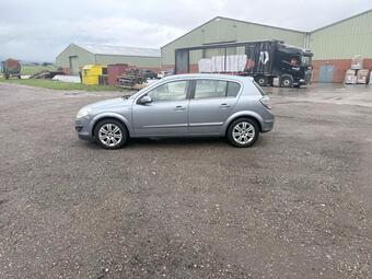 Vauxhall Astra Hatchback 1.8i 16v Design 5dr