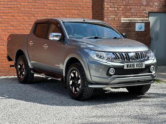 Mitsubishi L200 Pickup 2.4 DI-D DC Barbarian Auto 4WD Euro 5 4dr