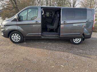 Ford Transit Custom Combi Van 2.0 320 EcoBlue Limited Crew Van L2 H1 Euro 6 (s/s) 5dr (6 Seat)