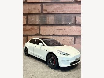 Tesla Model 3 Saloon (Dual Motor) Long Range Auto 4WDE 4dr