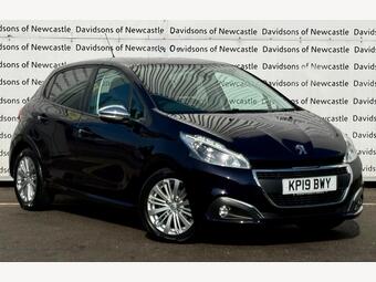 Peugeot 208 Hatchback 1.2 PureTech Signature Euro 6 (s/s) 5dr