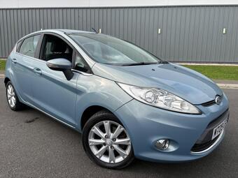 2009 POPULAR CHOICE FOR MANY DRIVERS. THIS MODEL IS EQUIPPED WITH A RELIABLE 1.4... photo