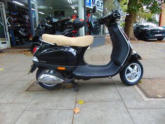 Piaggio Vespa LX 50 Moped 50 Touring