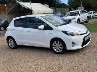 Toyota Yaris Hatchback 1.5 VVT-h Icon Plus CVT Euro 5 5dr