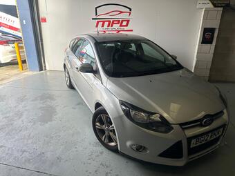 2012 FOCUS 1.6 TDCI ZETEC HATCHBACK 5DR DIESEL MANUAL EURO 5 S S 115... photo