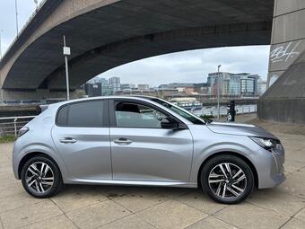 Peugeot 208 Hatchback 1.2 PureTech Allure Premium EAT Euro 6 (s/s) 5dr
