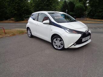 Toyota AYGO Hatchback 1.0 VVT-i x-pression x-wave Euro 5 5dr Euro 5