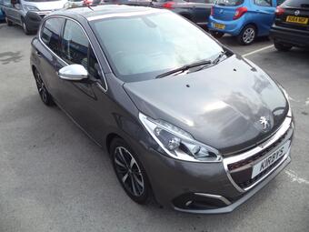 Peugeot 208 Hatchback 1.2 PureTech Allure Premium Euro 6 (s/s) 5dr