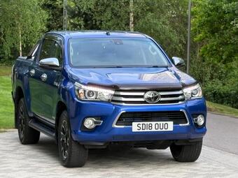 2018 TOYOTA HILUX 2.4 D 4D INVINCIBLE X 4WD EURO 6 S S 4DR TSS,... photo