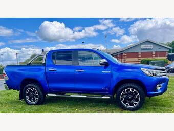 Toyota Hilux Pickup 2.4 D-4D Invincible X Auto 4WD Euro 6 4dr (TSS, 3.5t)