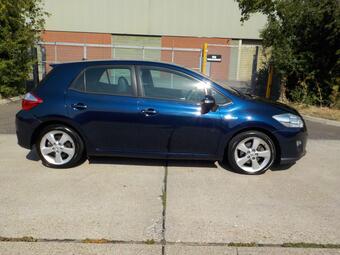Toyota Auris Hatchback 1.8 VVT-h T Spirit CVT Euro 5 (s/s) 5dr