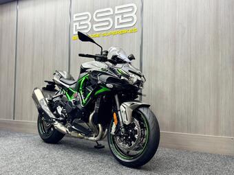 2024 cowl, akrapovic exhaust and small clear flyscr... view vehicle advert 202507304962560 2024 24 £12,990 1299 884 bikes kawasaki z h2... photo