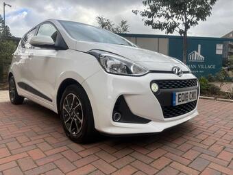 2018 Hyundai i10 1.0 Premium Euro 6 5dr 21 Photos photo