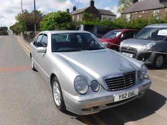 2001 Mercedes-Benz E Class 3.2 E320 CDI Avantgarde 4dr 32 Photos photo