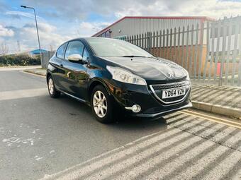 Peugeot 208 Hatchback 1.2 VTi Style Euro 5 3dr