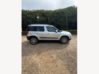 Skoda Yeti SUV 2.0 TDI Elegance 4WD Euro 5 5dr