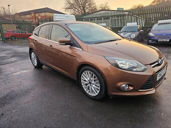 2014 Ford Focus 1.0T EcoBoost Zetec Euro 5 (s/s) 5dr 15 Photos photo