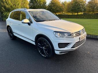 Volkswagen Touareg SUV 3.0 TDI V6 BlueMotion Tech R-Line Tiptronic 4WD Euro 6 (s/s) 5dr
