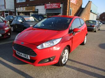 2015 POPULAR CHOICE FOR MANY DRIVERS. THIS PARTICULAR MODEL IS EQUIPPED WITH A 1.25... photo