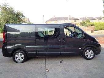Vauxhall Vivaro Combi Van 2.0 2900 CDTi Sportive Crew Van FWD L3 5dr